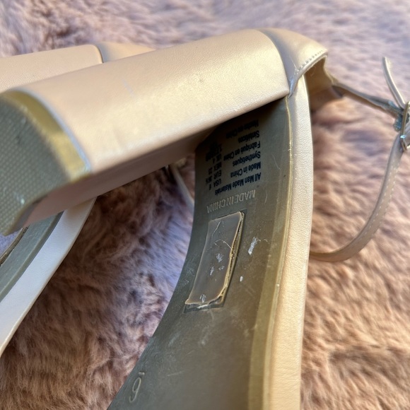 Report Women’s Nude Chunky Heels - Picture 6 of 7